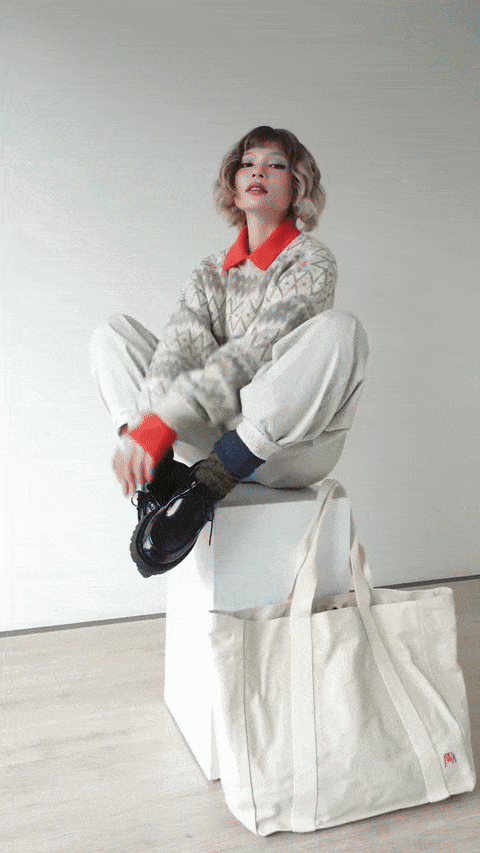 Giới trẻ lên đồ với các item mới nhất từ “Chiến thần deadline" Jonathan Anderson và UNIQLO- Ảnh 3. Giới trẻ lên đồ với các item mới nhất từ “Chiến thần deadline" Jonathan Anderson và UNIQLO- Ảnh 3.