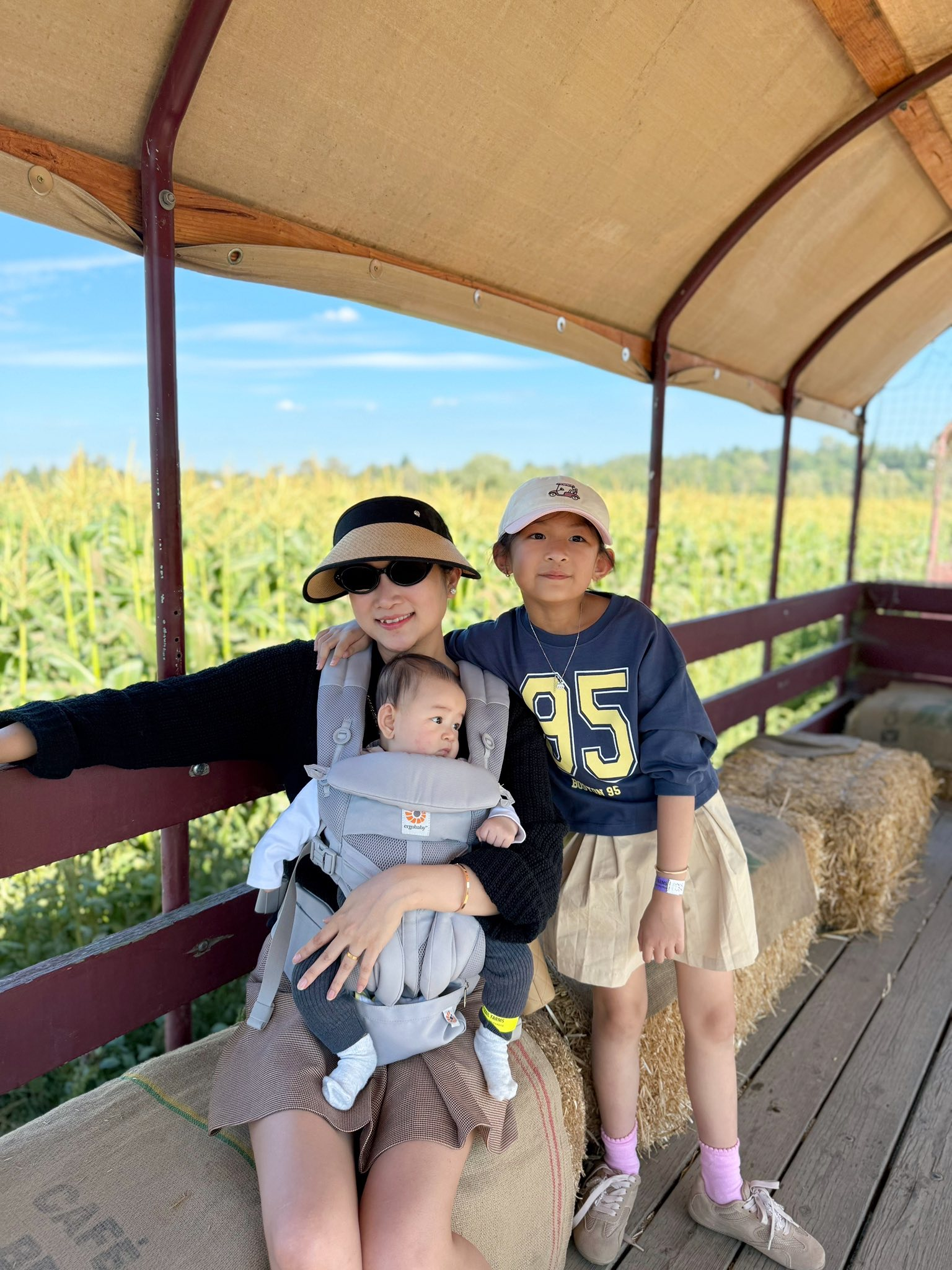 B&igrave;nh rượu mơ nh&agrave; "anh hai" Lam Trường v&agrave; vợ k&eacute;m 17 tuổi: Mới 8 tuổi đ&atilde; cao vổng, ch&acirc;n d&agrave;i thẳng tắp, t&oacute;c đen tuyền xinh y&ecirc;u v&ocirc; c&ugrave;ng!- Ảnh 3.