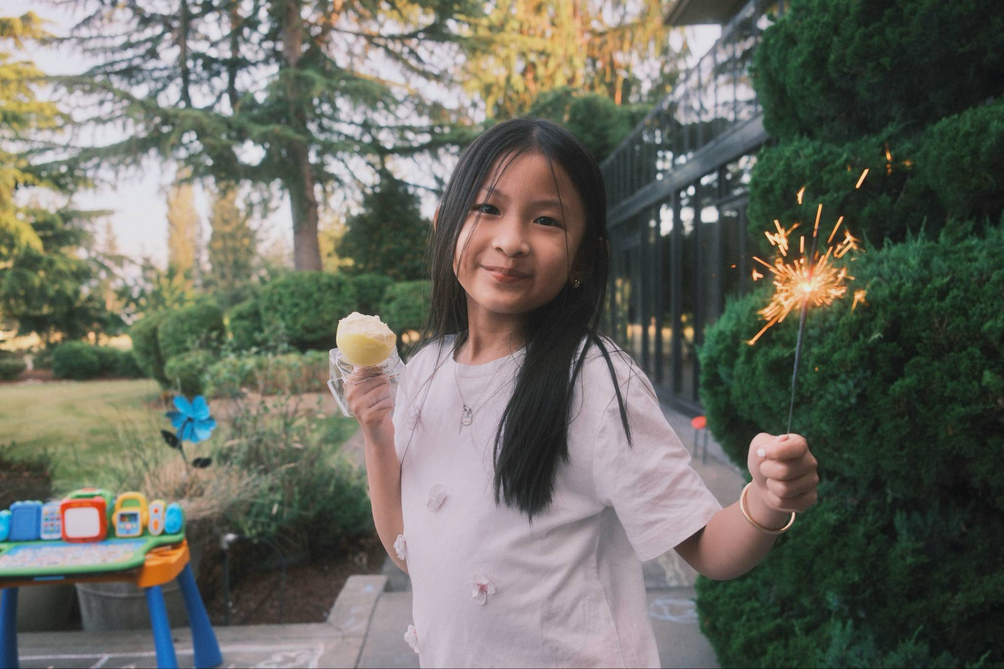 B&igrave;nh rượu mơ nh&agrave; "anh hai" Lam Trường v&agrave; vợ k&eacute;m 17 tuổi: Mới 8 tuổi đ&atilde; cao vổng, ch&acirc;n d&agrave;i thẳng tắp, t&oacute;c đen tuyền xinh y&ecirc;u v&ocirc; c&ugrave;ng!- Ảnh 7.