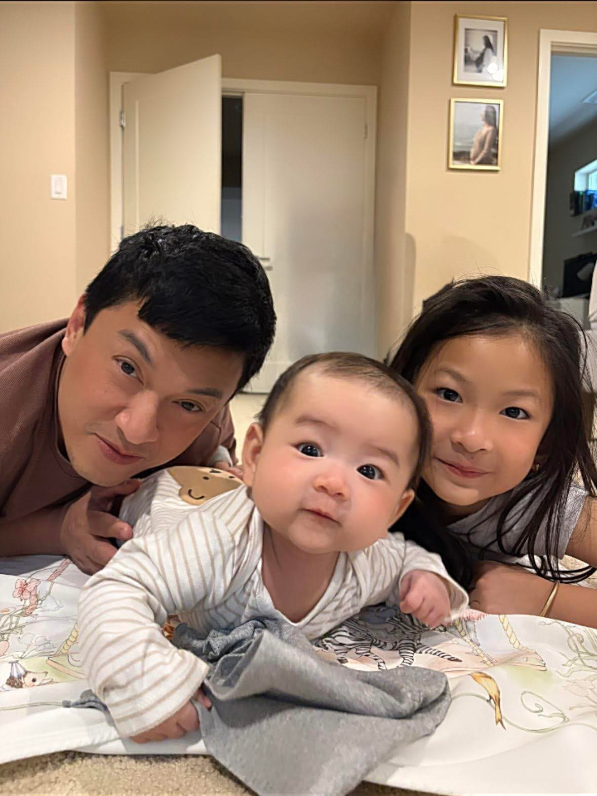 B&igrave;nh rượu mơ nh&agrave; "anh hai" Lam Trường v&agrave; vợ k&eacute;m 17 tuổi: Mới 8 tuổi đ&atilde; cao vổng, ch&acirc;n d&agrave;i thẳng tắp, t&oacute;c đen tuyền xinh y&ecirc;u v&ocirc; c&ugrave;ng!- Ảnh 12.