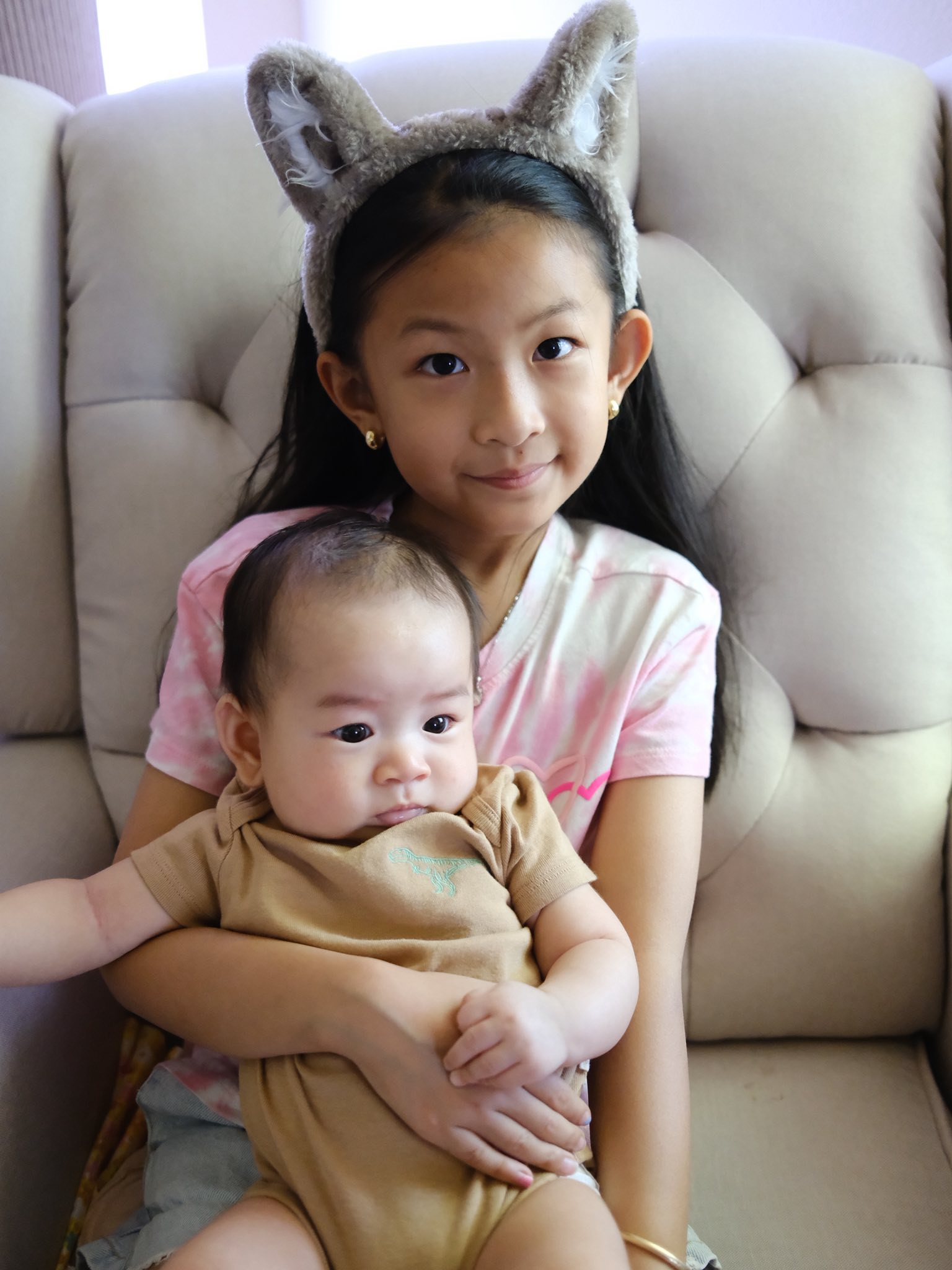 B&igrave;nh rượu mơ nh&agrave; "anh hai" Lam Trường v&agrave; vợ k&eacute;m 17 tuổi: Mới 8 tuổi đ&atilde; cao vổng, ch&acirc;n d&agrave;i thẳng tắp, t&oacute;c đen tuyền xinh y&ecirc;u v&ocirc; c&ugrave;ng!- Ảnh 10.