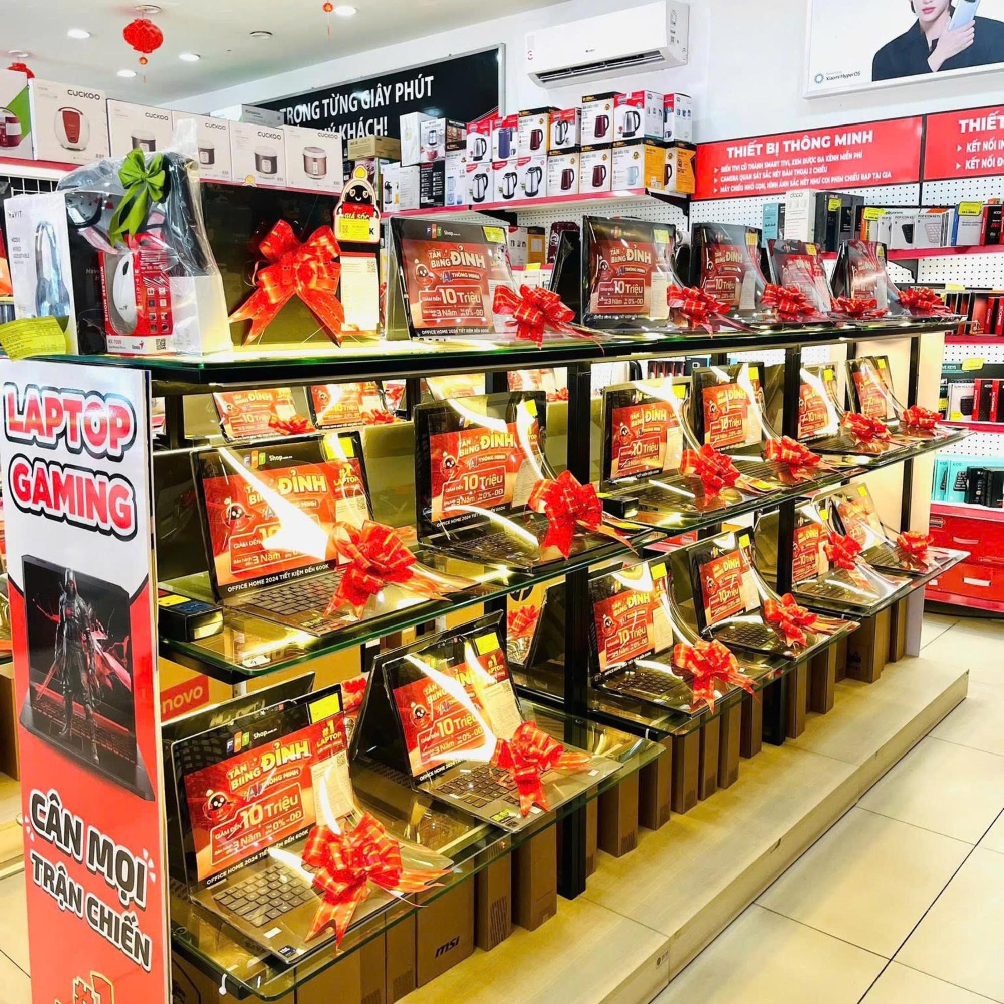Mua laptop mùa cuối năm tại FPT Shop: Giảm đến 10%, tối đa 8 triệu đồng- Ảnh 2. Mua laptop mùa cuối năm tại FPT Shop: Giảm đến 10%, tối đa 8 triệu đồng- Ảnh 2.
