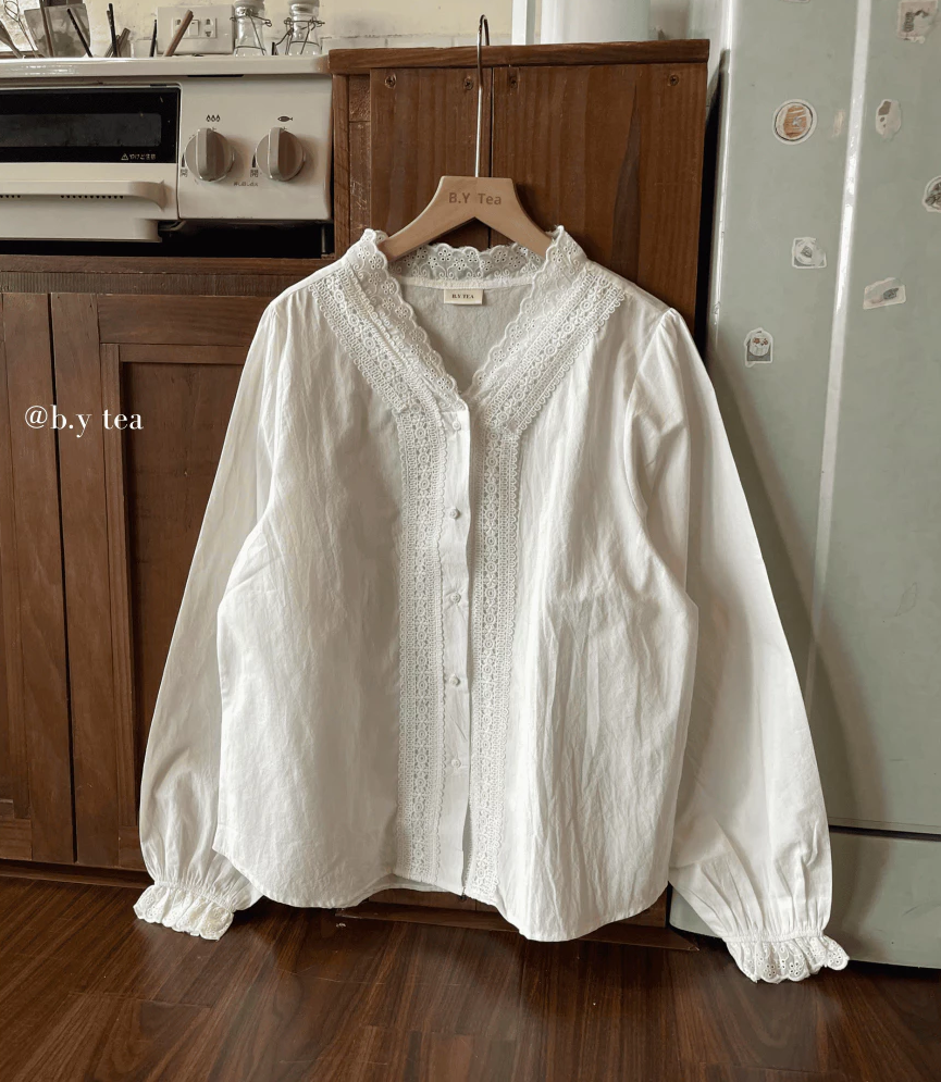 Song Hye Kyo "lột xác" với áo hai dây ren - biểu tượng mới của mùa thu 2025- Ảnh 6.