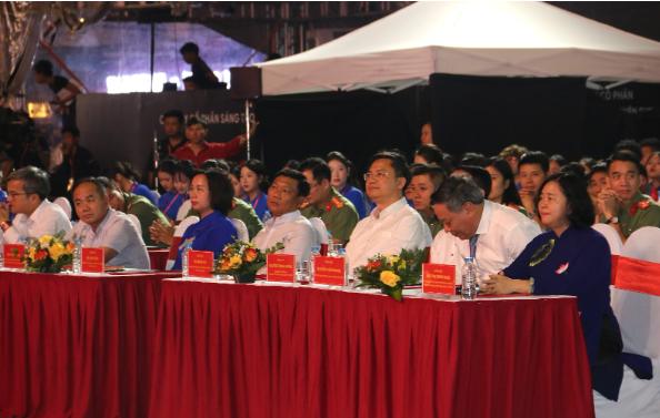 Bí thư Thành uỷ Hà Nội Bùi Thị Minh Hoài cùng các đồng chí lãnh đạo thành phố Hà Nội tham dự chương trình (Ảnh: Gia Khánh). Bí thư Thành uỷ Hà Nội Bùi Thị Minh Hoài cùng các đồng chí lãnh đạo thành phố Hà Nội tham dự chương trình (Ảnh: Gia Khánh).