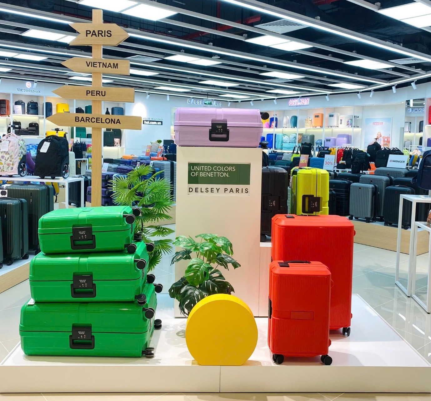 House Of Luggage “đổ bộ” AEON Mall Tân An: Thiên đường vali, balo, túi xách hàng hiệu với ưu đãi nhân dịp khai trương- Ảnh 2. House Of Luggage “đổ bộ” AEON Mall Tân An: Thiên đường vali, balo, túi xách hàng hiệu với ưu đãi nhân dịp khai trương- Ảnh 2.