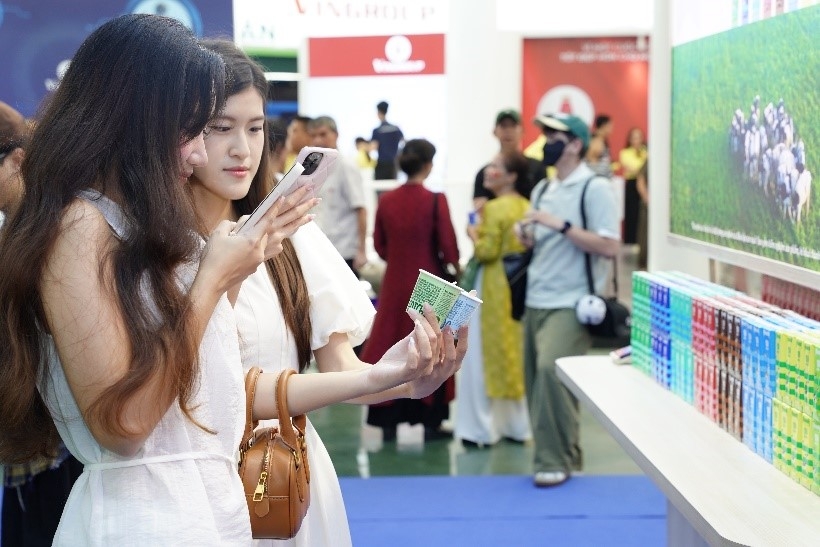 Vinamilk gia nhập nhóm 5% thương hiệu toàn cầu- Ảnh 4. Vinamilk gia nhập nhóm 5% thương hiệu toàn cầu- Ảnh 4.