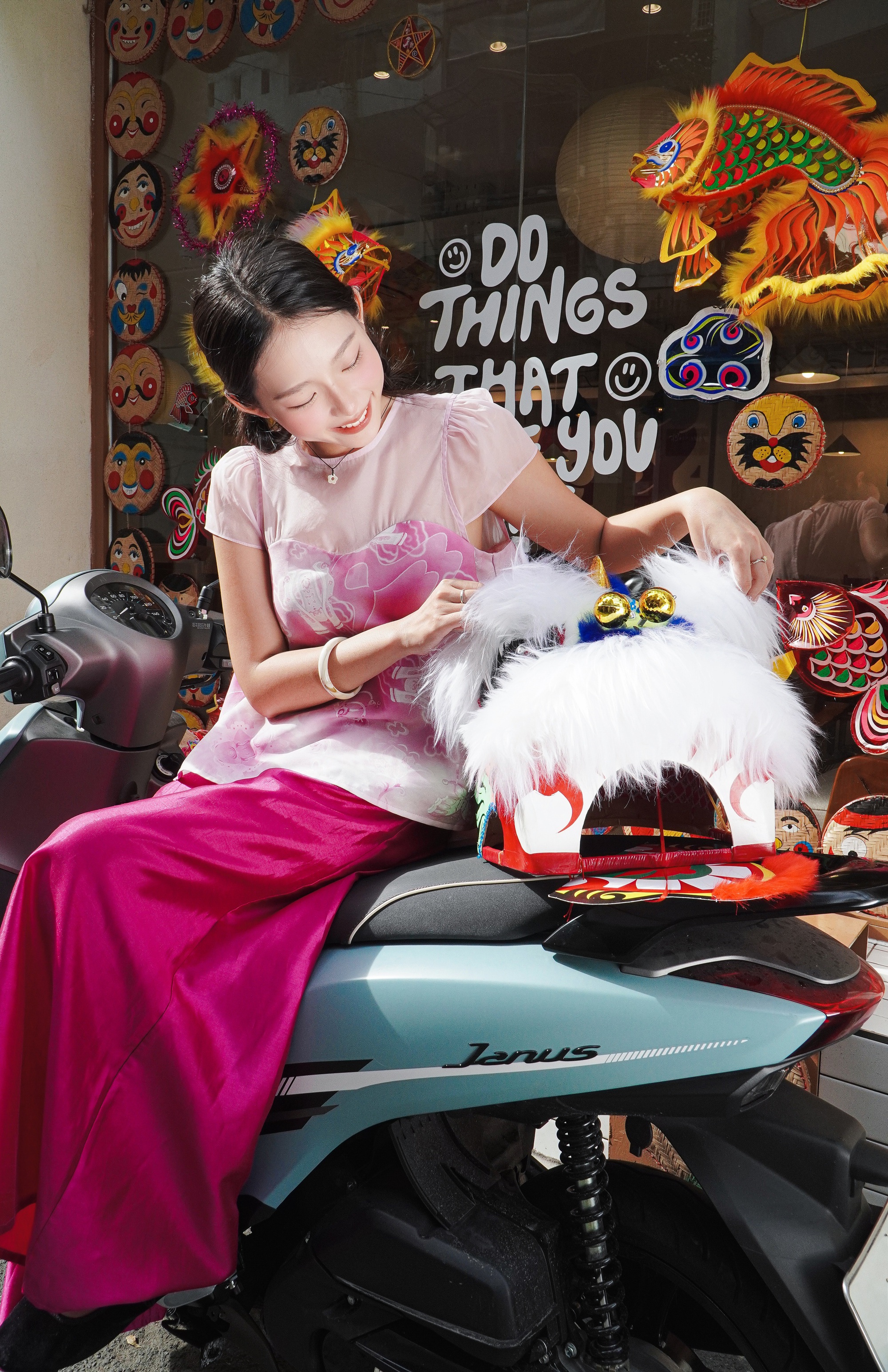 Tự cầm lái và tận hưởng hành trình theo cách của riêng mình - Món quà 20/10 ý nghĩa nhất của những cô gái Gen Z độc lập- Ảnh 5. Tự cầm lái và tận hưởng hành trình theo cách của riêng mình - Món quà 20/10 ý nghĩa nhất của những cô gái Gen Z độc lập- Ảnh 5.