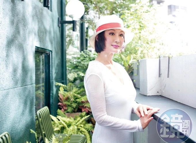 Ăn sữa chua kiểu này giúp nữ diễn viên U80 "chống già" ngoạn mục, người trẻ đọc xong ngậm ngùi xách dép chạy theo không lại- Ảnh 3. Ăn sữa chua kiểu này giúp nữ diễn viên U80 "chống già" ngoạn mục, người trẻ đọc xong ngậm ngùi xách dép chạy theo không lại- Ảnh 3.