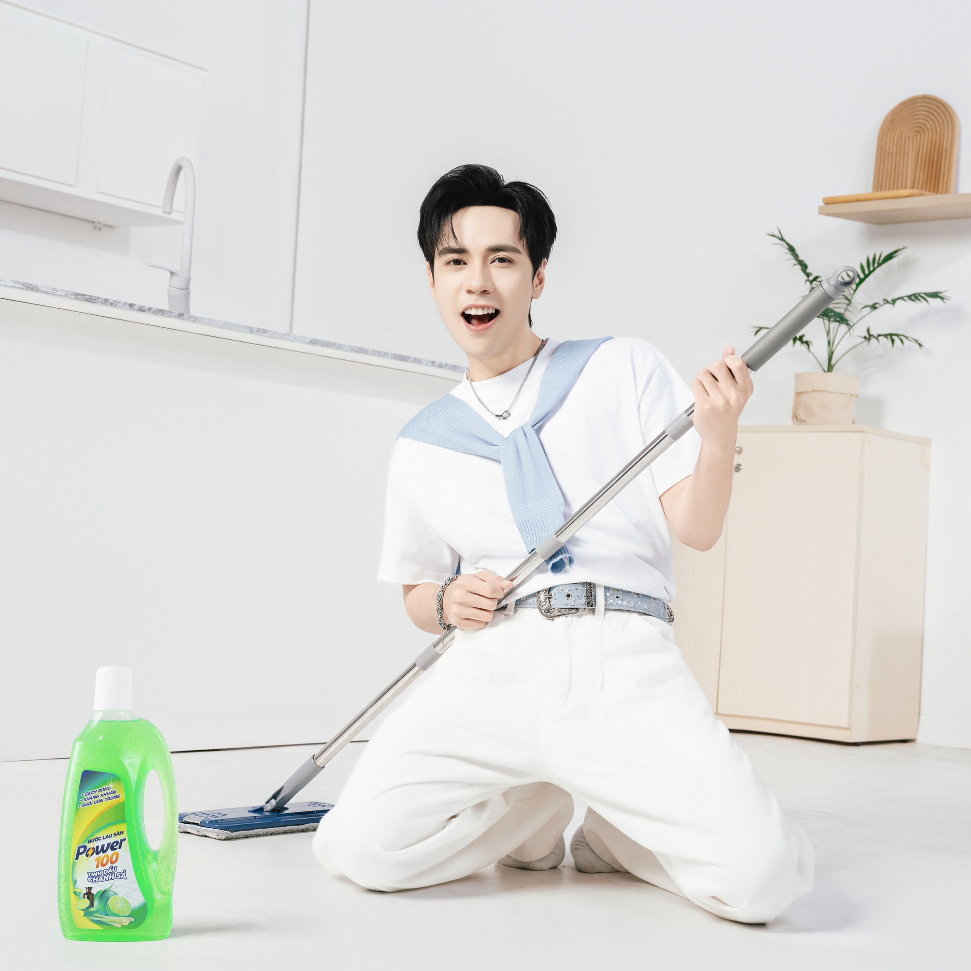 Quang Hùng MasterD khiến fan thích thú khi rửa chén, lau nhà, xung phong trở thành “trai đảm trăm điểm”- Ảnh 1.