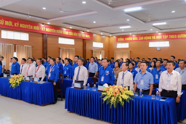 Lễ chào cờ tại ĐHĐB phương Đông Hòa. Lễ chào cờ tại ĐHĐB phương Đông Hòa.