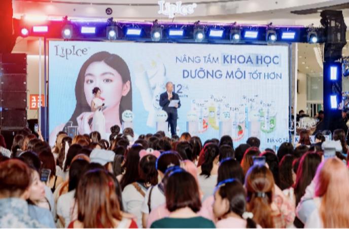 Quang Hùng MasterD, Lọ Lem & Mai Chí Công khiến Gen Z bùng nổ trong sự kiện “LipIce - Nâng tầm khoa học, dưỡng môi tốt hơn”- Ảnh 7. Quang Hùng MasterD, Lọ Lem & Mai Chí Công khiến Gen Z bùng nổ trong sự kiện “LipIce - Nâng tầm khoa học, dưỡng môi tốt hơn”- Ảnh 7.