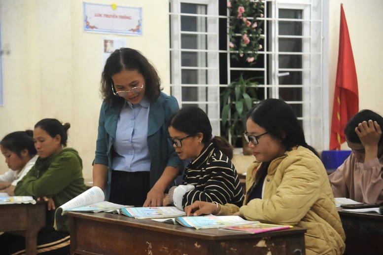 "Cô giáo Châu của bản Ky Tăng"- Ảnh 4. "Cô giáo Châu của bản Ky Tăng"- Ảnh 4.