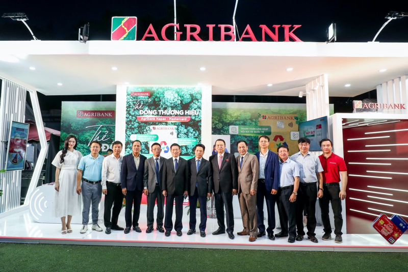 Agribank mang sản phẩm công nghệ cực chất đến Ngày thẻ Việt Nam 2025- Ảnh 4. Agribank mang sản phẩm công nghệ cực chất đến Ngày thẻ Việt Nam 2025- Ảnh 4.