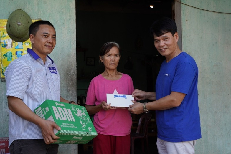 Vinamilk cùng cộng đồng viết tiếp hành trình chia sẻ- Ảnh 6. Vinamilk cùng cộng đồng viết tiếp hành trình chia sẻ- Ảnh 6.