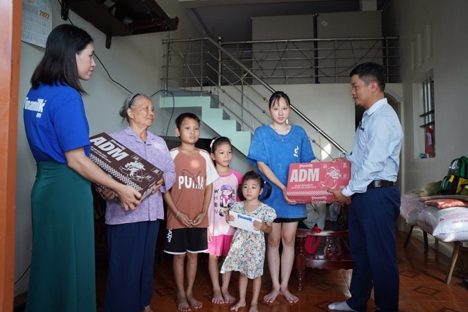 Vinamilk cùng cộng đồng viết tiếp hành trình chia sẻ- Ảnh 10. Vinamilk cùng cộng đồng viết tiếp hành trình chia sẻ- Ảnh 10.