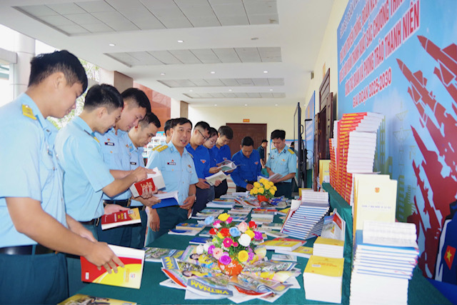 Tuổi trẻ Học viện PK-KQ bản lĩnh, khát vọng, xung kích, sáng tạo, tự tin vững bước vào kỷ nguyên mới- Ảnh 4. Tuổi trẻ Học viện PK-KQ bản lĩnh, khát vọng, xung kích, sáng tạo, tự tin vững bước vào kỷ nguyên mới- Ảnh 4.