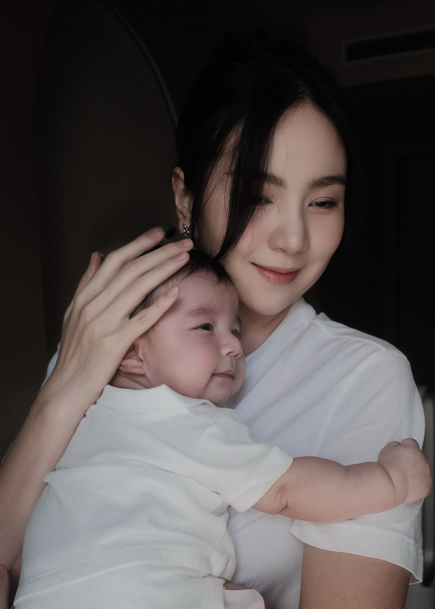 Chú bé Panda mới hơn 6 tháng ăn mỗi bữa hết veo 100ml bột, tự ngủ xuyên đêm: Mẹ Mai Ngọc chăm cực khéo từ nết ăn đến nết ngủ- Ảnh 10.