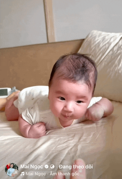 Chú bé Panda mới hơn 6 tháng ăn mỗi bữa hết veo 100ml bột, tự ngủ xuyên đêm: Mẹ Mai Ngọc chăm cực khéo từ nết ăn đến nết ngủ- Ảnh 13.