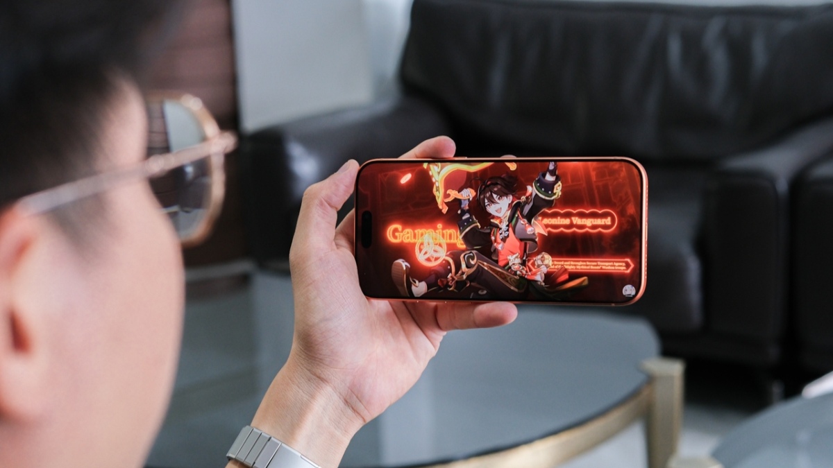 So sánh iPhone 17 thường vs 17 Pro Max - Xem chi tiết giá bán, thông số, cấu hình- Ảnh 3. So sánh iPhone 17 thường vs 17 Pro Max - Xem chi tiết giá bán, thông số, cấu hình- Ảnh 3.