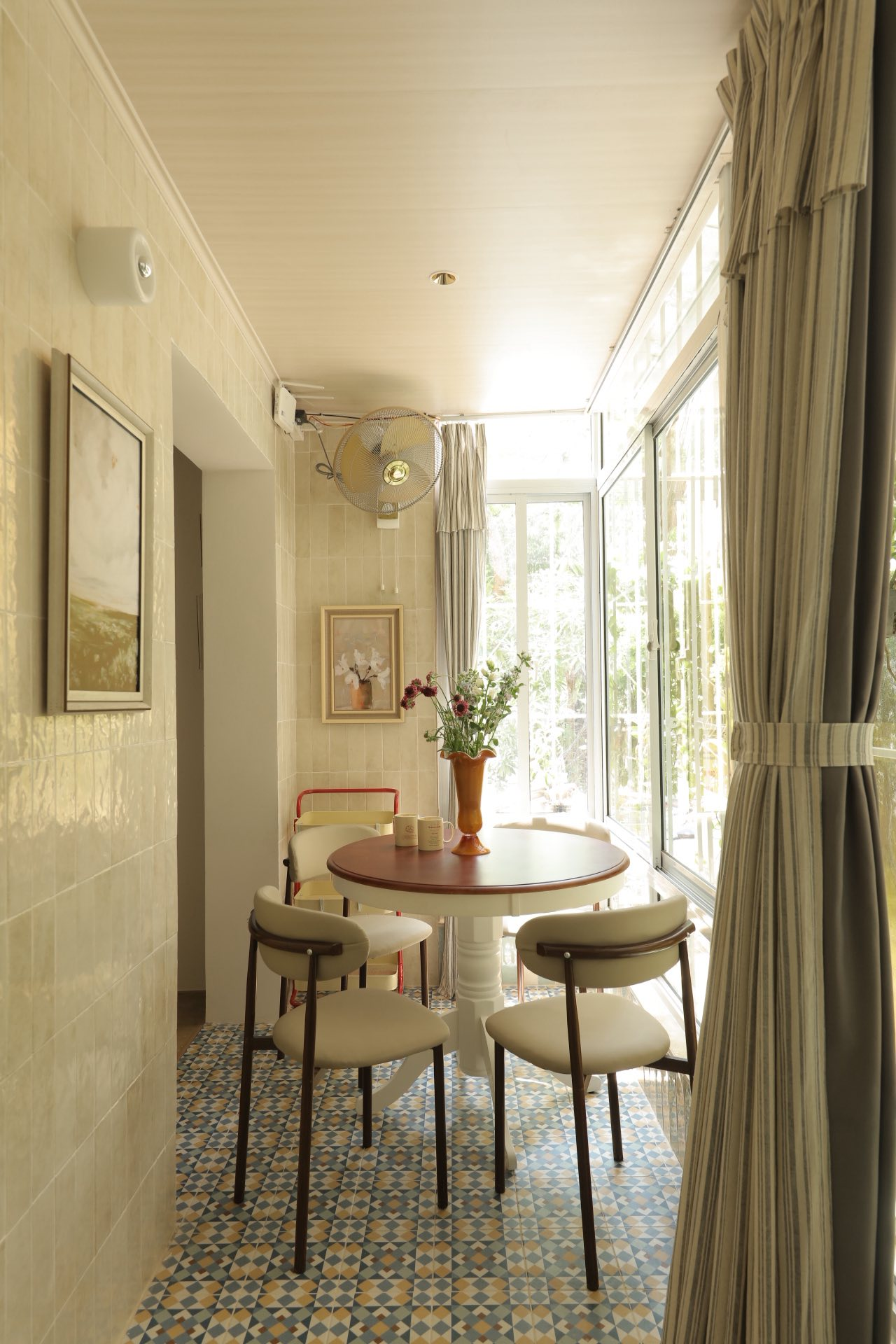 20m² giữa lòng Hà Nội vẫn có thể thành tổ ấm trong mơ: Câu chuyện cải tạo nửa tỷ đồng của vợ chồng trung niên khiến nhiều người thay đổi cách nhìn- Ảnh 13. 20m² giữa lòng Hà Nội vẫn có thể thành tổ ấm trong mơ: Câu chuyện cải tạo nửa tỷ đồng của vợ chồng trung niên khiến nhiều người thay đổi cách nhìn- Ảnh 13.