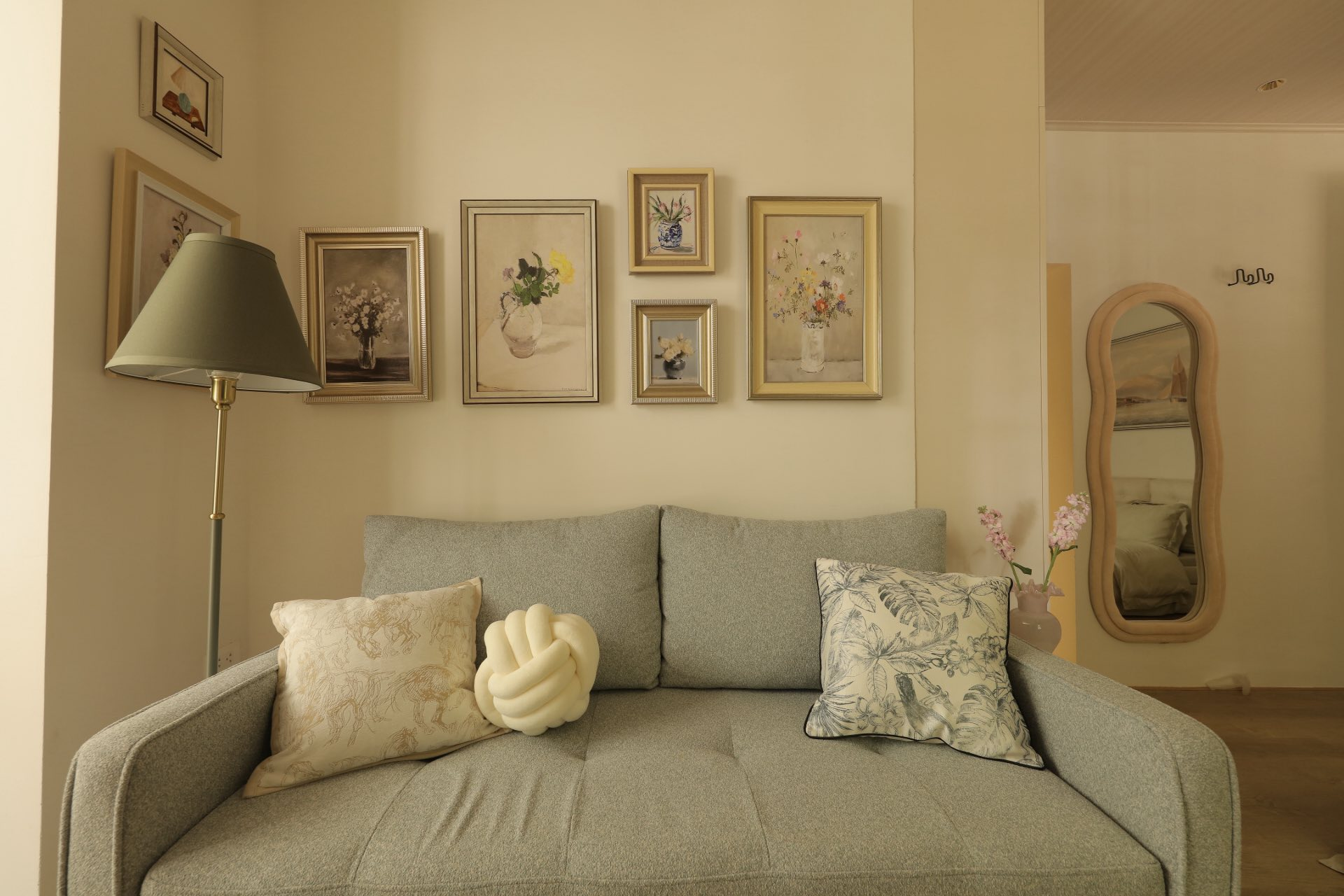 20m² giữa lòng Hà Nội vẫn có thể thành tổ ấm trong mơ: Câu chuyện cải tạo nửa tỷ đồng của vợ chồng trung niên khiến nhiều người thay đổi cách nhìn- Ảnh 19. 20m² giữa lòng Hà Nội vẫn có thể thành tổ ấm trong mơ: Câu chuyện cải tạo nửa tỷ đồng của vợ chồng trung niên khiến nhiều người thay đổi cách nhìn- Ảnh 19.