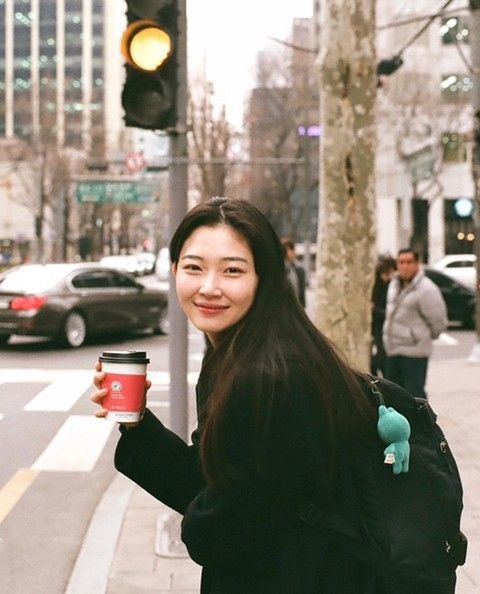 Dáng ngồi của người giàu- Ảnh 1. Dáng ngồi của người giàu- Ảnh 1.