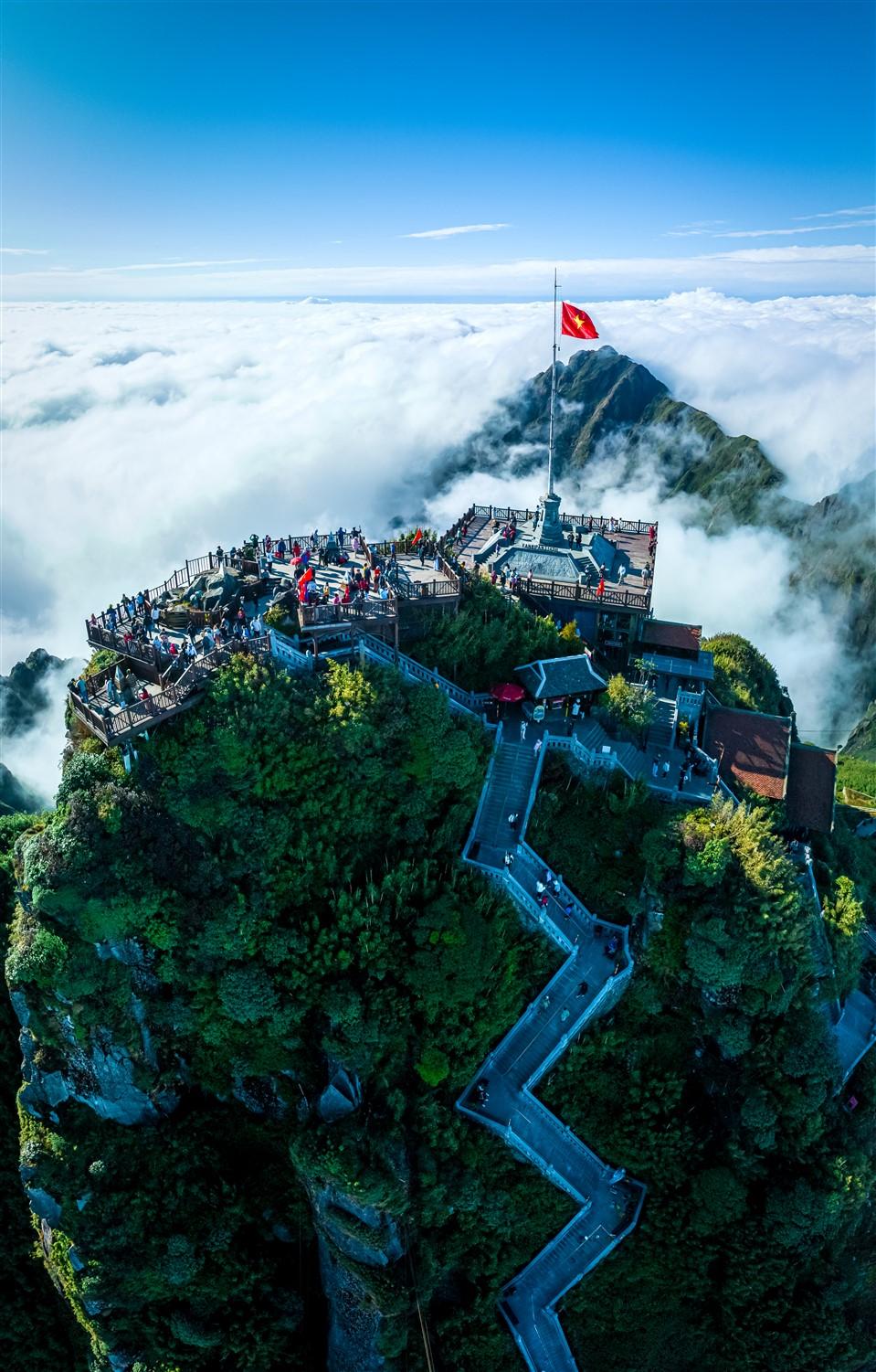 Bật mí cẩm nang săn mây tuyệt đỉnh trên đỉnh Fansipan- Ảnh 2.