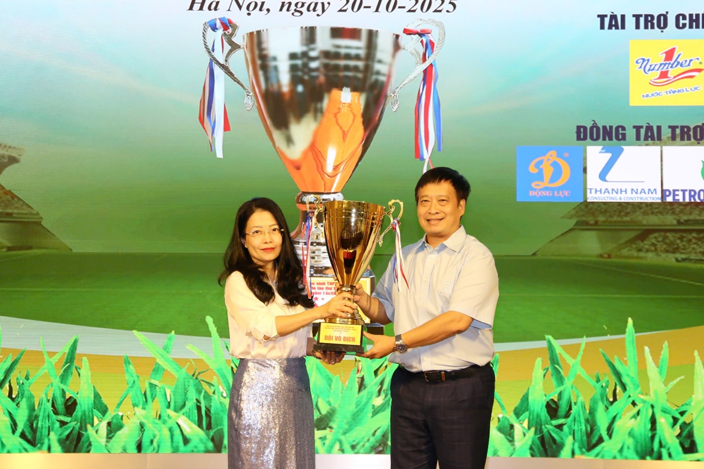 Hà Nội: Khởi động Giải bóng đá học sinh THPT Hà Nội - An ninh Thủ đô LẦN THỨ XXIV năm 2025 Cúp Number 1 Active với quy mô kỷ lục- Ảnh 2. Hà Nội: Khởi động Giải bóng đá học sinh THPT Hà Nội - An ninh Thủ đô LẦN THỨ XXIV năm 2025 Cúp Number 1 Active với quy mô kỷ lục- Ảnh 2.
