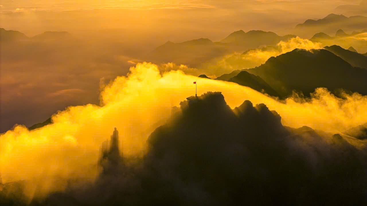 Bật mí cẩm nang săn mây tuyệt đỉnh trên đỉnh Fansipan- Ảnh 3.