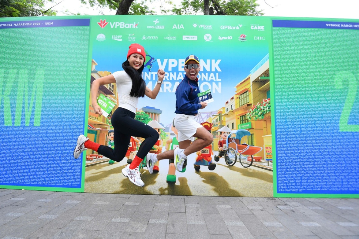 Dàn trai xinh, gái đẹp, người nổi tiếng tụ hội tại VPBank Hanoi International Marathon 2025- Ảnh 1. Dàn trai xinh, gái đẹp, người nổi tiếng tụ hội tại VPBank Hanoi International Marathon 2025- Ảnh 1.