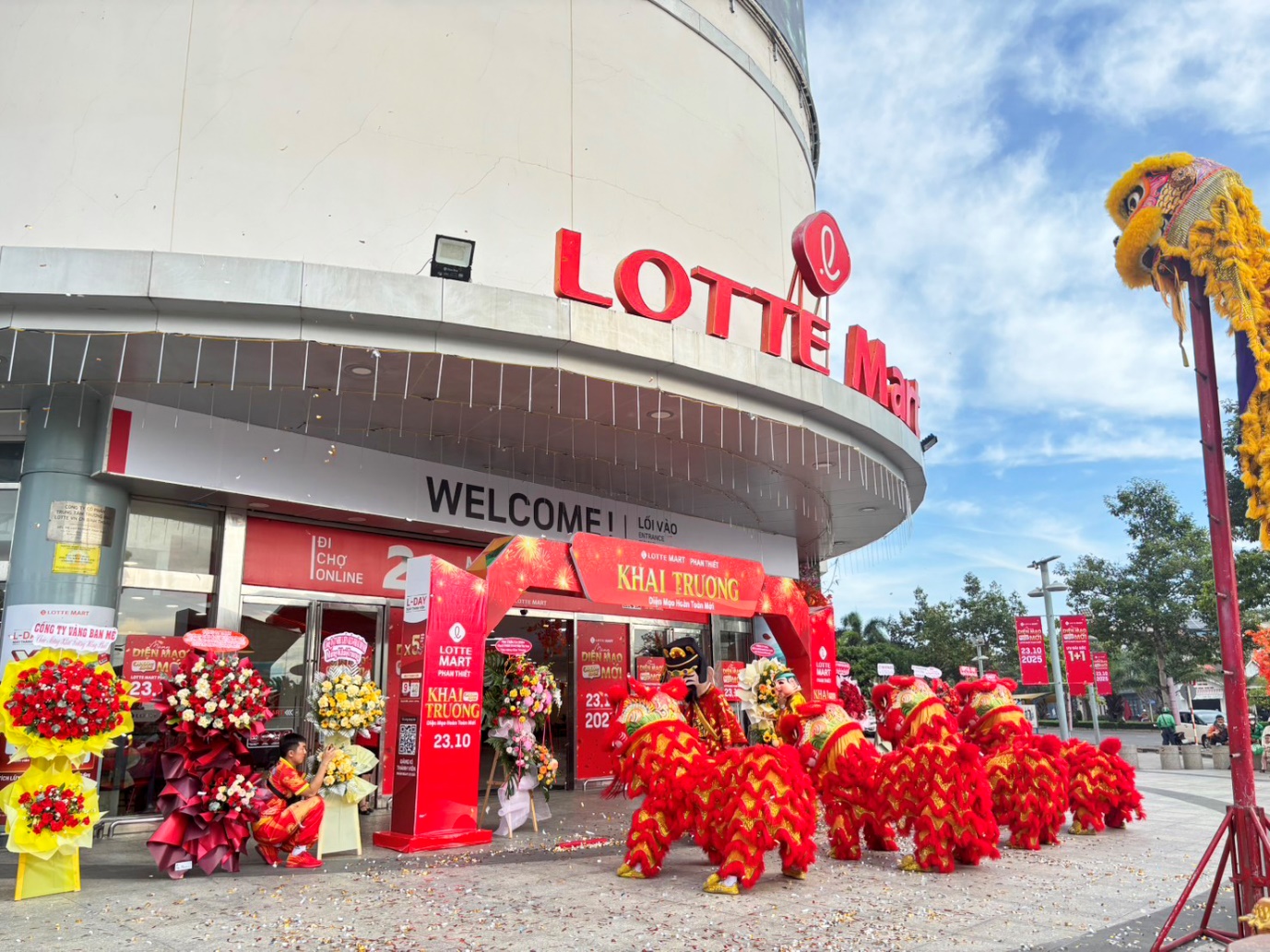 LOTTE MART Phan Thiết trở lại trong diện mạo “sang, xịn, mịn” cùng ưu đãi ngập tràn- Ảnh 1.