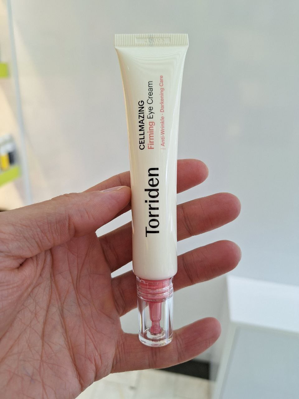 5 lọ kem mắt chứa retinol là "thần dược" giảm nếp nhăn cho những nàng ngoài 30 tuổi- Ảnh 2. 5 lọ kem mắt chứa retinol là "thần dược" giảm nếp nhăn cho những nàng ngoài 30 tuổi- Ảnh 2.