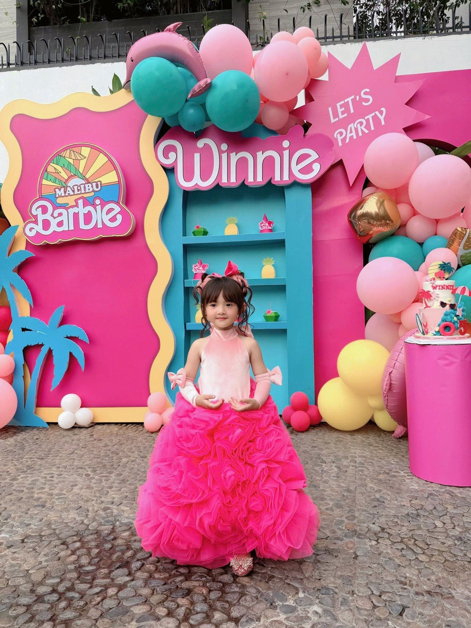 "Trưởng công chúa" nhà Đông Nhi - Ông Cao Thắng lên 5 tuổi: Tiệc sinh nhật ngập tràn sắc hồng, thần thái của "ái nữ tập đoàn" gây sốt- Ảnh 2.