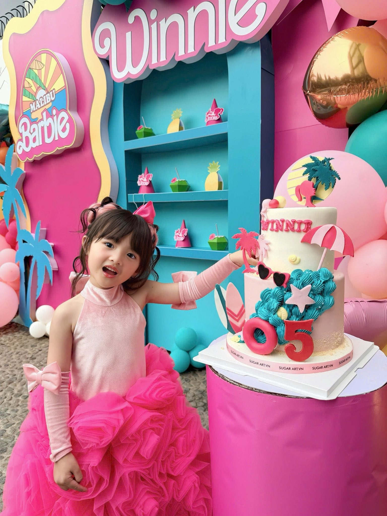 "Trưởng công chúa" nhà Đông Nhi - Ông Cao Thắng lên 5 tuổi: Tiệc sinh nhật ngập tràn sắc hồng, thần thái của "ái nữ tập đoàn" gây sốt- Ảnh 4.