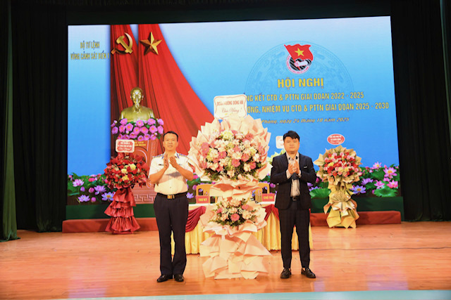 Tuổi trẻ Bộ Tư lệnh Vùng Cảnh sát biển 1: Tiên lich truc tiep bong da ngoai hang anh - Bản lĩnh - Đoàn kết - Sáng tạo - Quyết thắng- Ảnh 2.