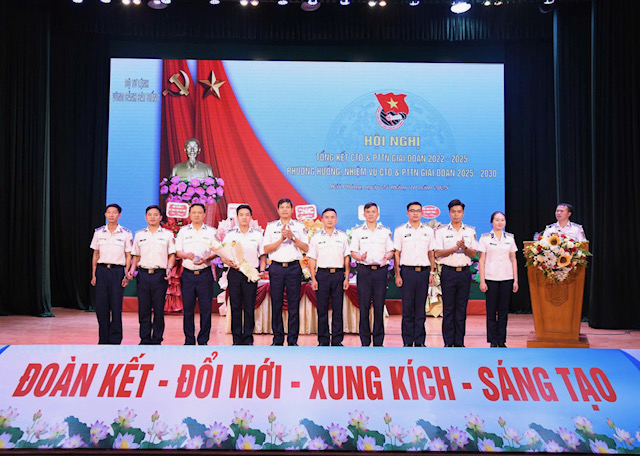 Tuổi trẻ Bộ Tư lệnh Vùng Cảnh sát biển 1: Tiên lich truc tiep bong da ngoai hang anh - Bản lĩnh - Đoàn kết - Sáng tạo - Quyết thắng- Ảnh 6.