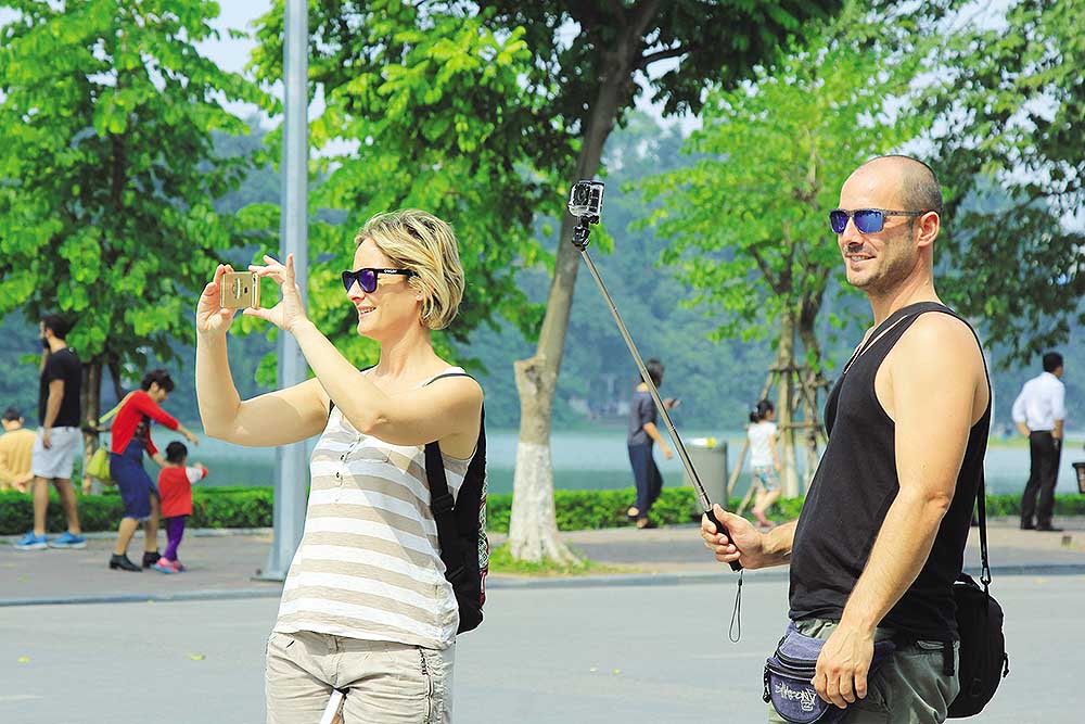 Hà Nội đón hơn 28 triệu lượt du khách trong 10 tháng năm 2025- Ảnh 1. Hà Nội đón hơn 28 triệu lượt du khách trong 10 tháng năm 2025- Ảnh 1.