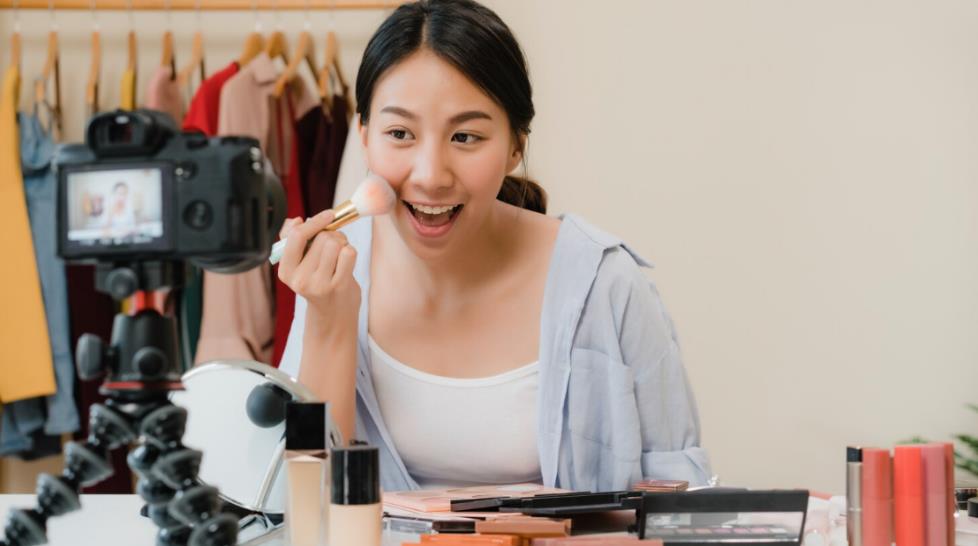 Chấn động: Hàng triệu sản phẩm thương hiệu quốc tế vừa đổ bộ Lazada. Mua trực tiếp không qua trung gian, freeship, đổi trả tùy ý- Ảnh 1. Chấn động: Hàng triệu sản phẩm thương hiệu quốc tế vừa đổ bộ Lazada. Mua trực tiếp không qua trung gian, freeship, đổi trả tùy ý- Ảnh 1.