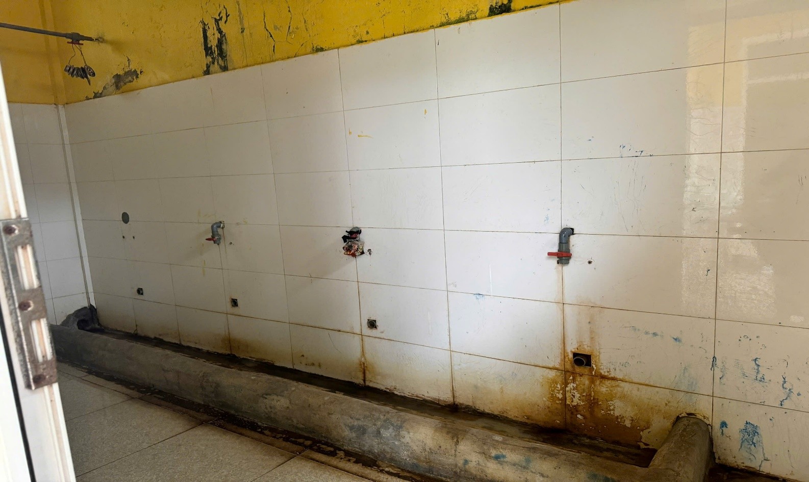 Trường học vùng sâu Quảng Trị ‘thay da đổi thịt’ nhờ 20 công trình vệ sinh mới- Ảnh 3. Trường học vùng sâu Quảng Trị ‘thay da đổi thịt’ nhờ 20 công trình vệ sinh mới- Ảnh 3.