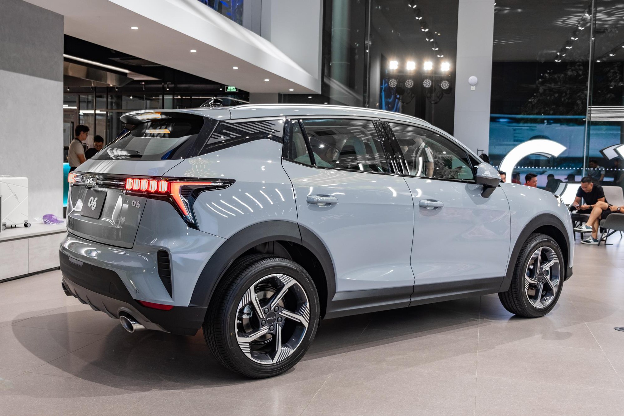 Lynk & Co 06 định nghĩa lại chuẩn cao cấp mới trong phân khúc, ghi dấu ấn mạnh mẽ với cả người dùng và giới chuyên môn- Ảnh 3. Lynk & Co 06 định nghĩa lại chuẩn cao cấp mới trong phân khúc, ghi dấu ấn mạnh mẽ với cả người dùng và giới chuyên môn- Ảnh 3.