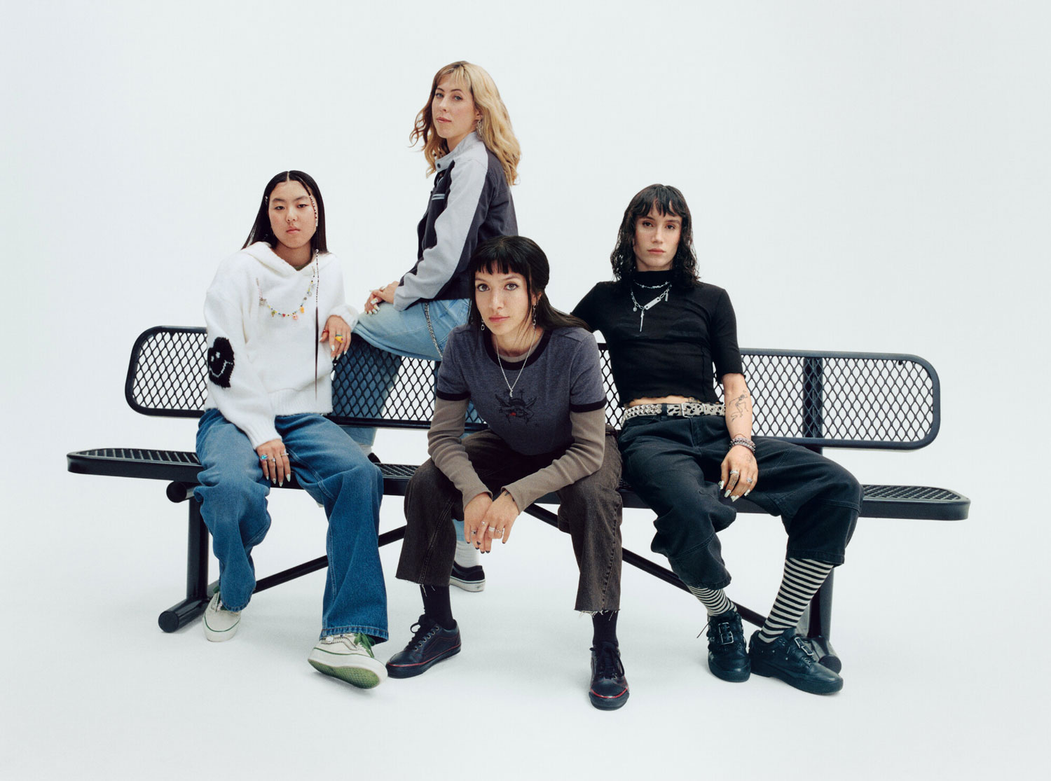 Vans Premium Old Skool - Làn gió mới trong trong chiến dịch “New Future”- Ảnh 2.