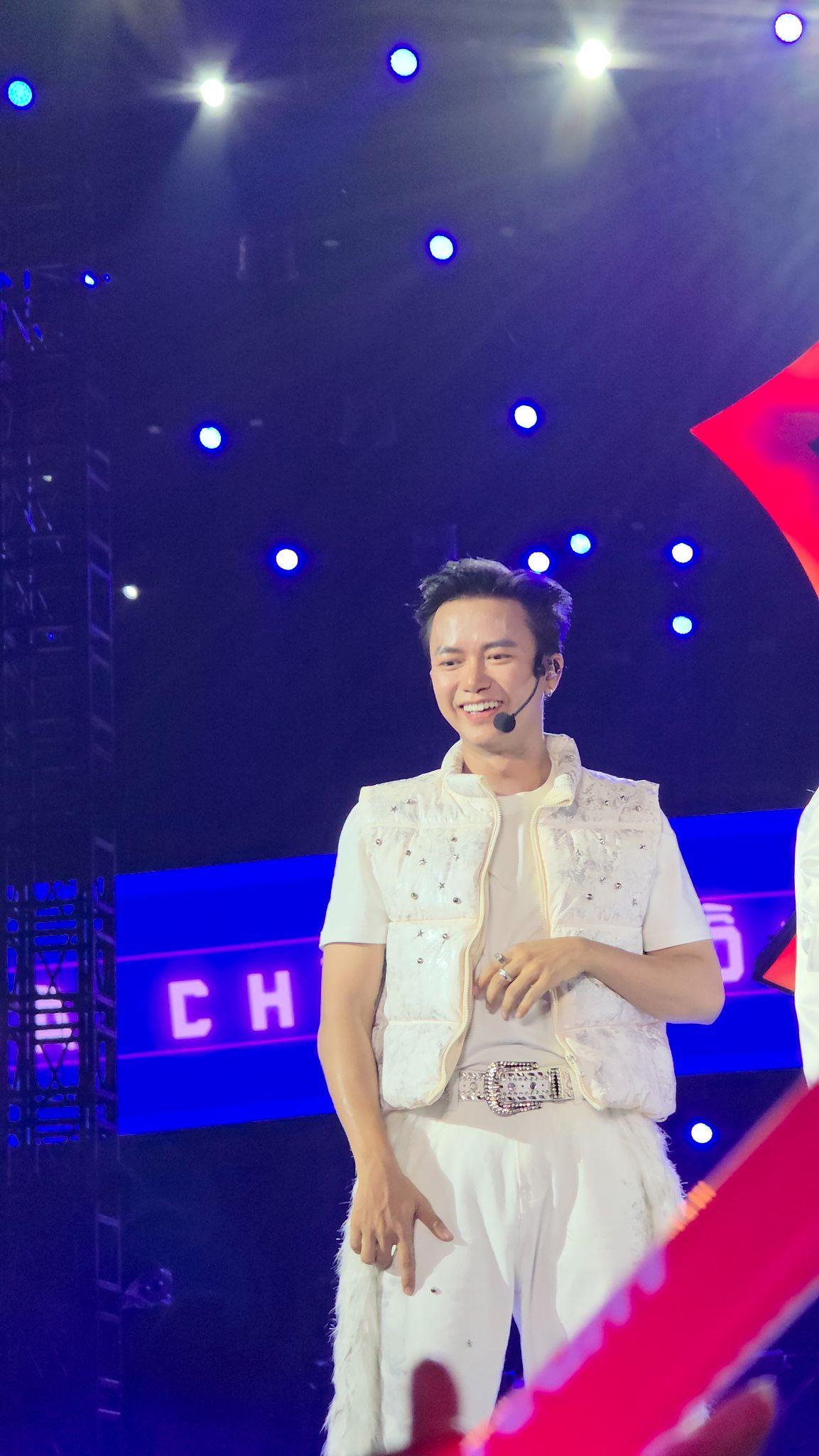 No Bad Seats #3: “Từ fan đu idol thành đạo diễn concert” – Galaxy S25 Ultra biến mọi khung hình thành sân khấu riêng của bạn- Ảnh 9.