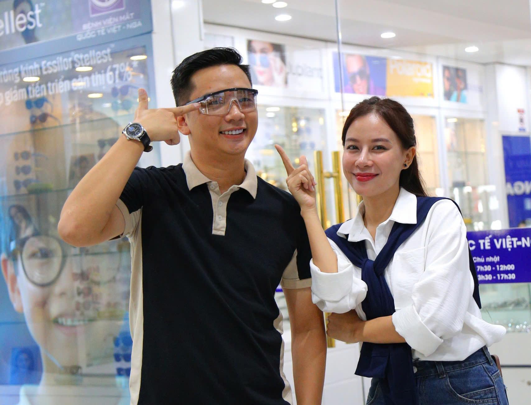 Ký sự "rủ nhau XÓA CẬN" của vợ chồng hotmom Uyên Bi: Nâng cấp tầm nhìn xa từ 1/10 lên 10/10 chỉ sau 10 giây- Ảnh 5.