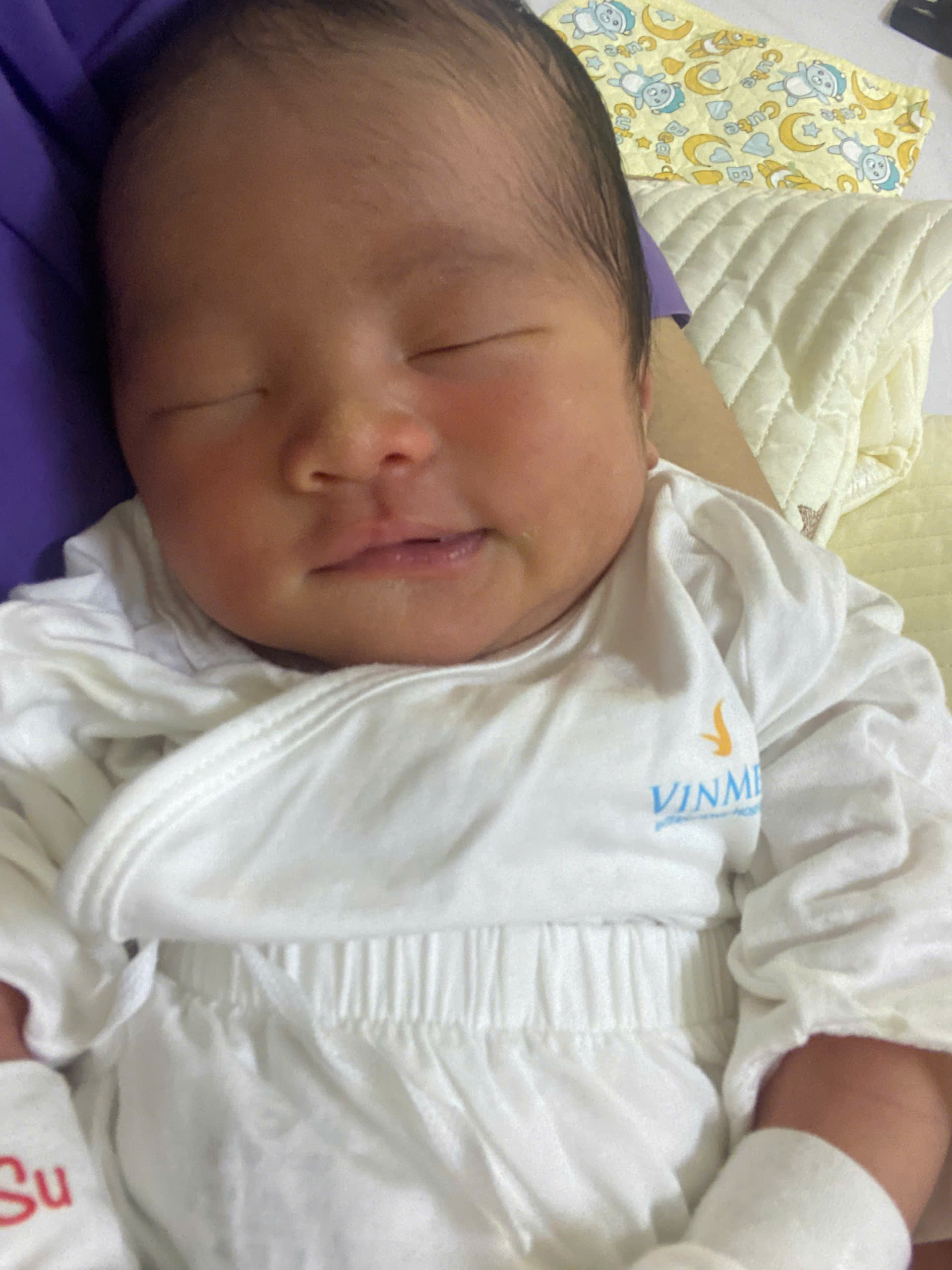 9 tháng mang thai rất nhanh nhưng 9 năm chờ con yêu dài đằng đẵng: Sau nhiều lần phải nghe "gái độc không con", tiêm tím buốt bụng, em đã làm được"- Ảnh 5. 9 tháng mang thai rất nhanh nhưng 9 năm chờ con yêu dài đằng đẵng: Sau nhiều lần phải nghe "gái độc không con", tiêm tím buốt bụng, em đã làm được"- Ảnh 5.