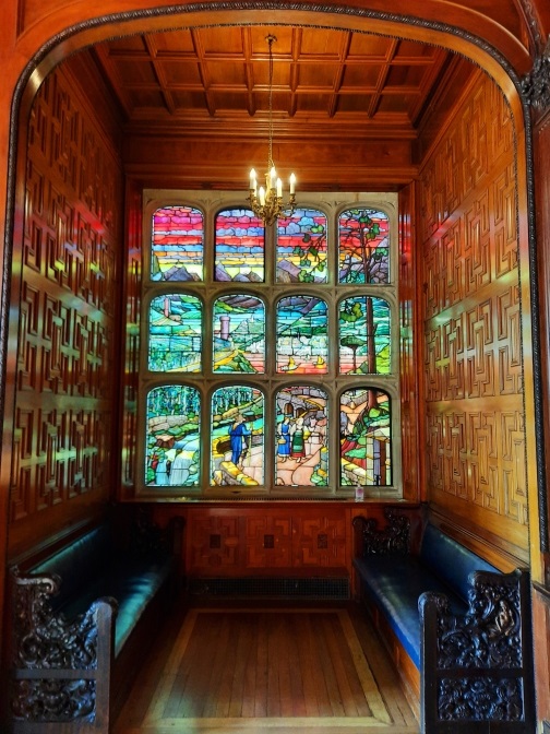 optimized-stained-glass-windows-1761739229098260092505.jpg