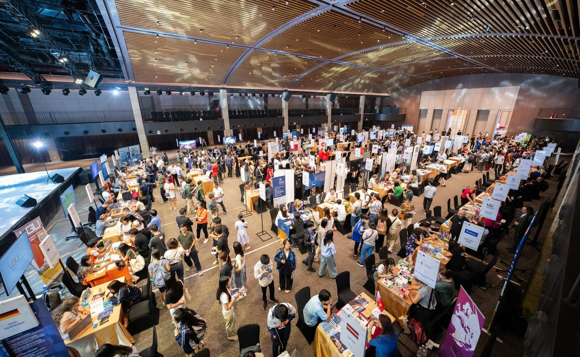 Tuần lễ Giáo dục Châu Âu 2025: Tri thức là nguồn năng lượng cho sự đổi mới và phát triển bền vững- Ảnh 1.