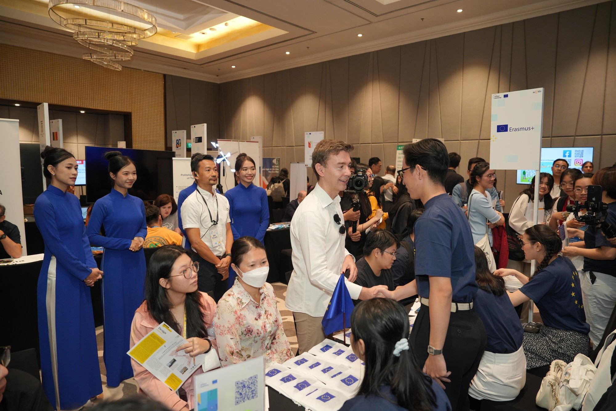 Tuần lễ Giáo dục Châu Âu 2025: Tri thức là nguồn năng lượng cho sự đổi mới và phát triển bền vững- Ảnh 2.