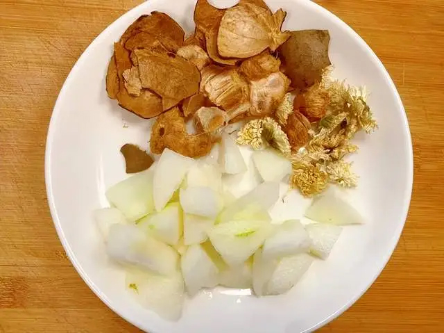 "Đệ nhất bổ phổi" không phải củ cải mà là thứ ngon ngọt này: 2 ngày ăn 1 lần để dưỡng ẩm phổi, giảm khô họng và hết ho- Ảnh 2. "Đệ nhất bổ phổi" không phải củ cải mà là thứ ngon ngọt này: 2 ngày ăn 1 lần để dưỡng ẩm phổi, giảm khô họng và hết ho- Ảnh 2.