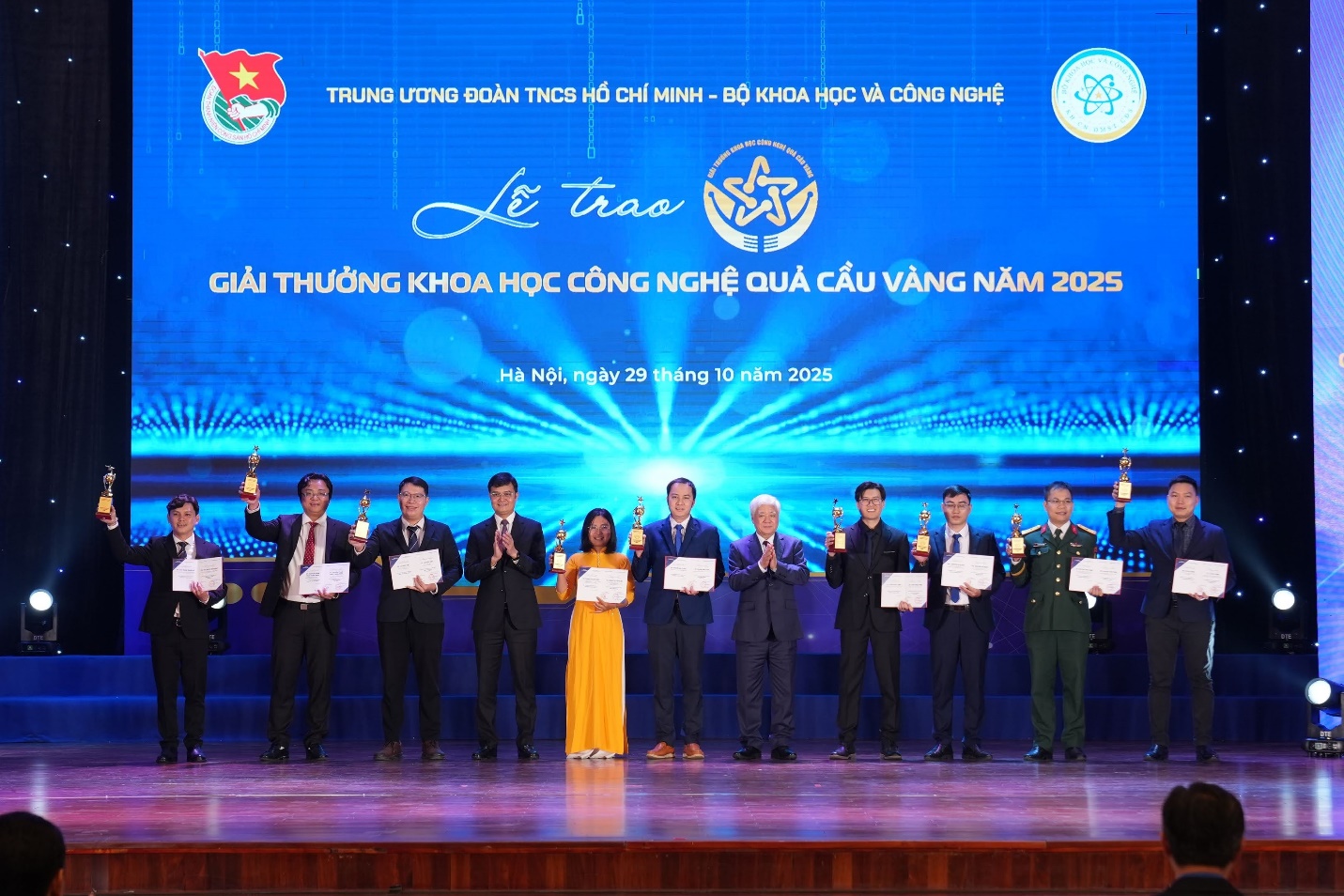 Quả Cầu Vàng 2025: Vinh danh trí tuệ trẻ Việt trên hành trình phụng sự đất nước bằng khoa học- Ảnh 1.
