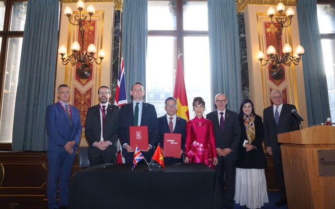 Vietjet và Rolls-Royce ký kết hợp đồng động cơ Trent 7000 trị giá 3,8 tỷ Đô la Mỹ trong chuyến thăm Vương quốc Anh của Tổng bí thư Tô Lâm- Ảnh 1.